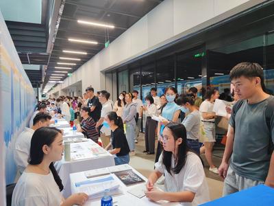 海南与18个省份70所高校共建引才工作站,鼓励更多毕业生到海南就业创业